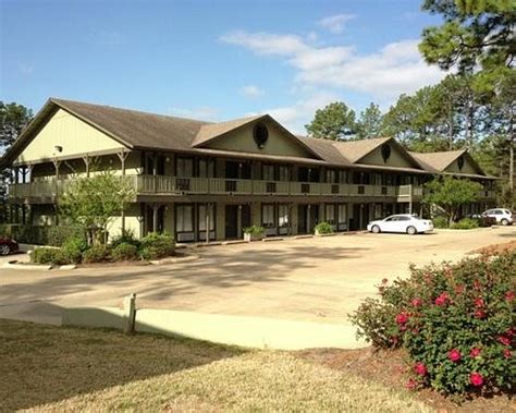 hotels near sam rayburn texas.